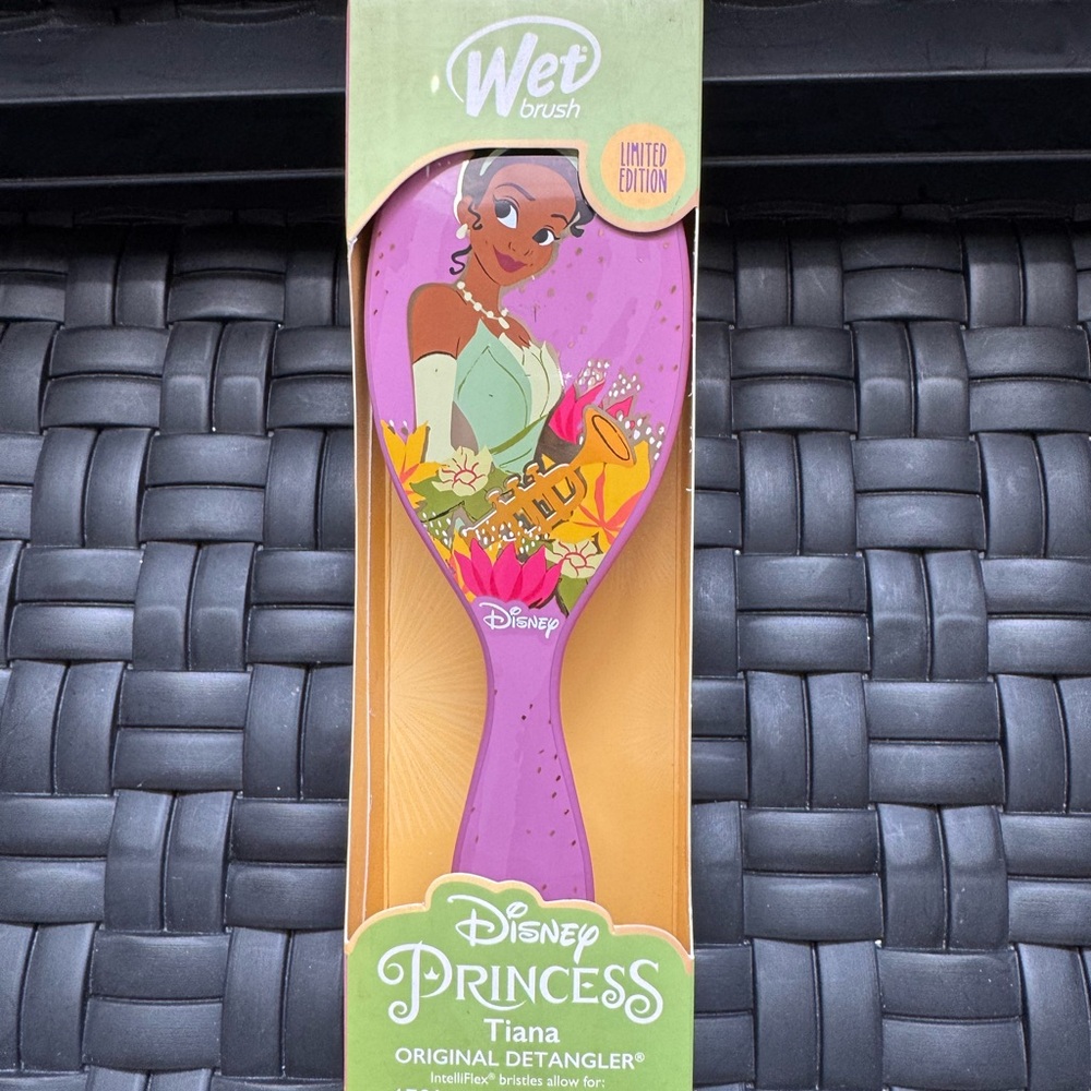 Disney Tiana Wet Brush in Purple and Green